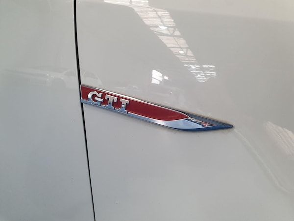 Used Volkswagen Polo 2015 for sale - 76215287: Photo 18