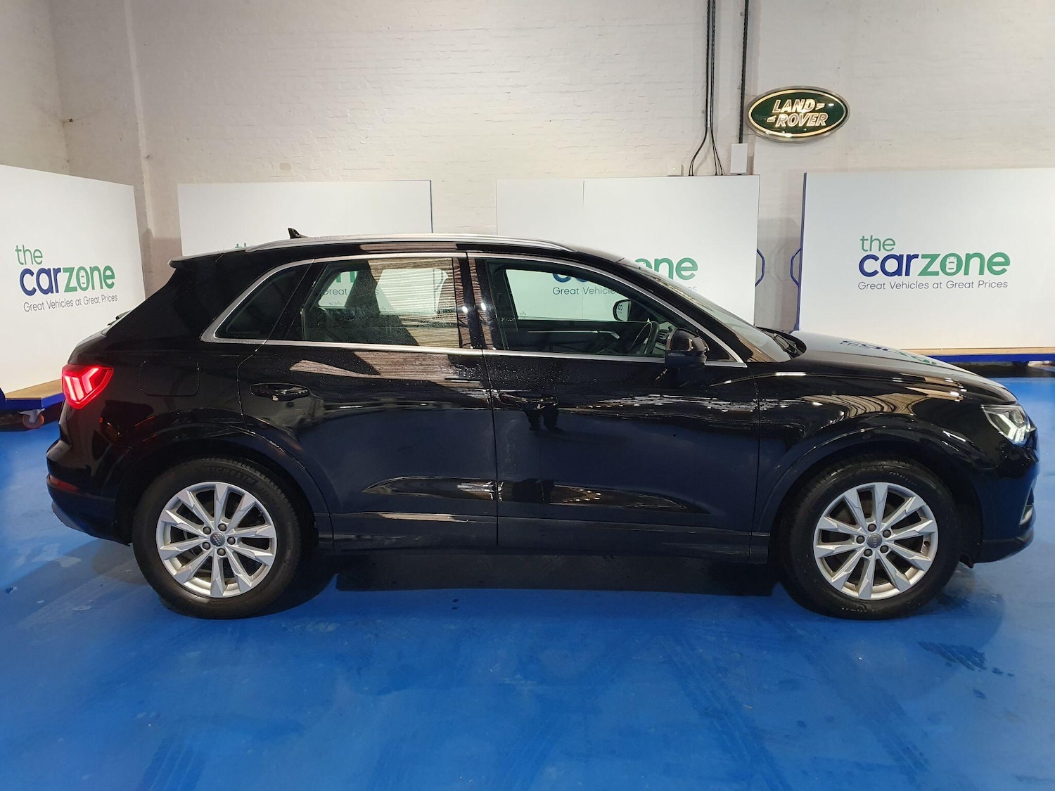 Used Audi Q3 2019 for sale - 77969936: Photo 2