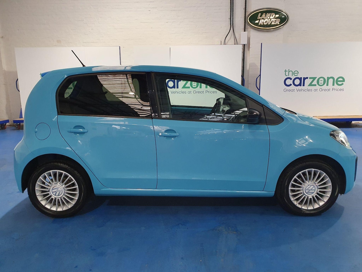 Used Volkswagen up! 2018 for sale - 76823633: Photo 2