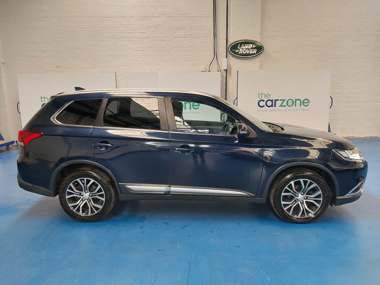 Used Mitsubishi Outlander 2017 for sale - 77550431: Photo 2