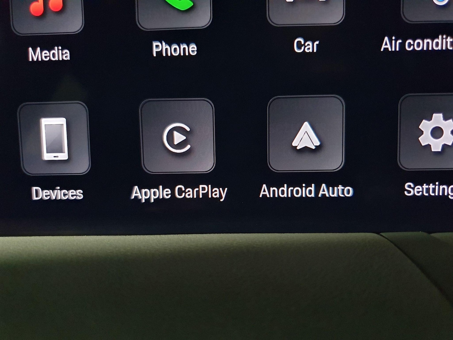 Used Porsche Taycan for sale - 77769778: Photo 15