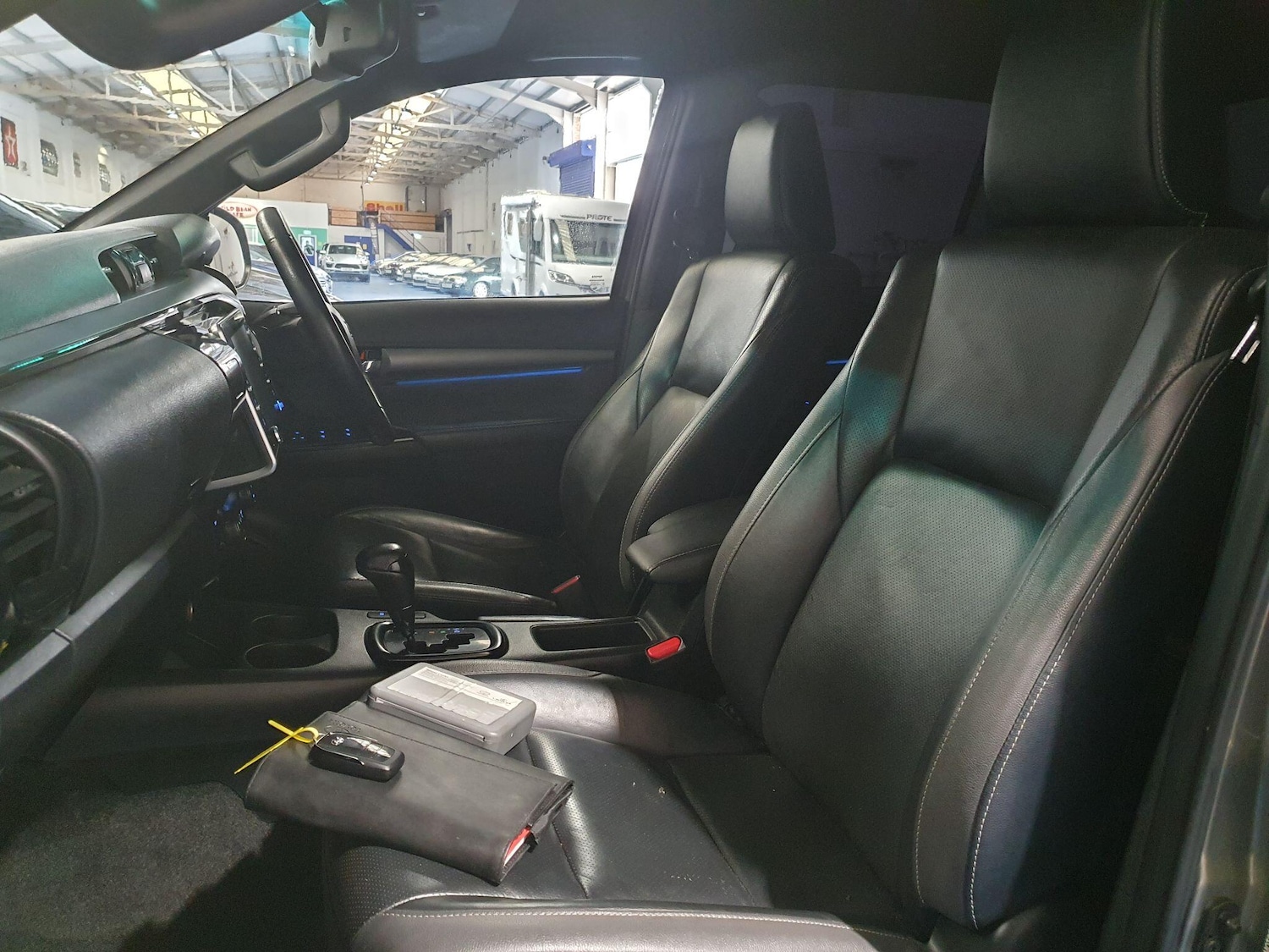 Used Toyota Hilux 2023 for sale - 77376363: Photo 11