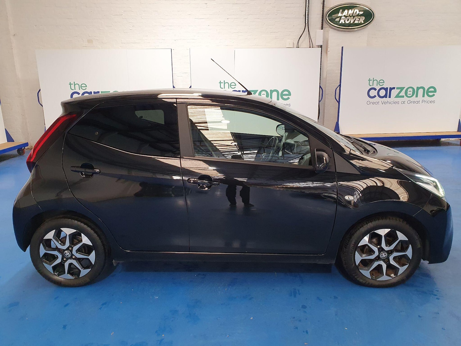Used Toyota AYGO 2018 for sale - 76398845: Photo 2