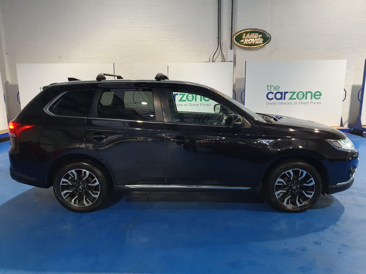 Used Mitsubishi Outlander 2017 for sale - 77120677: Photo 2