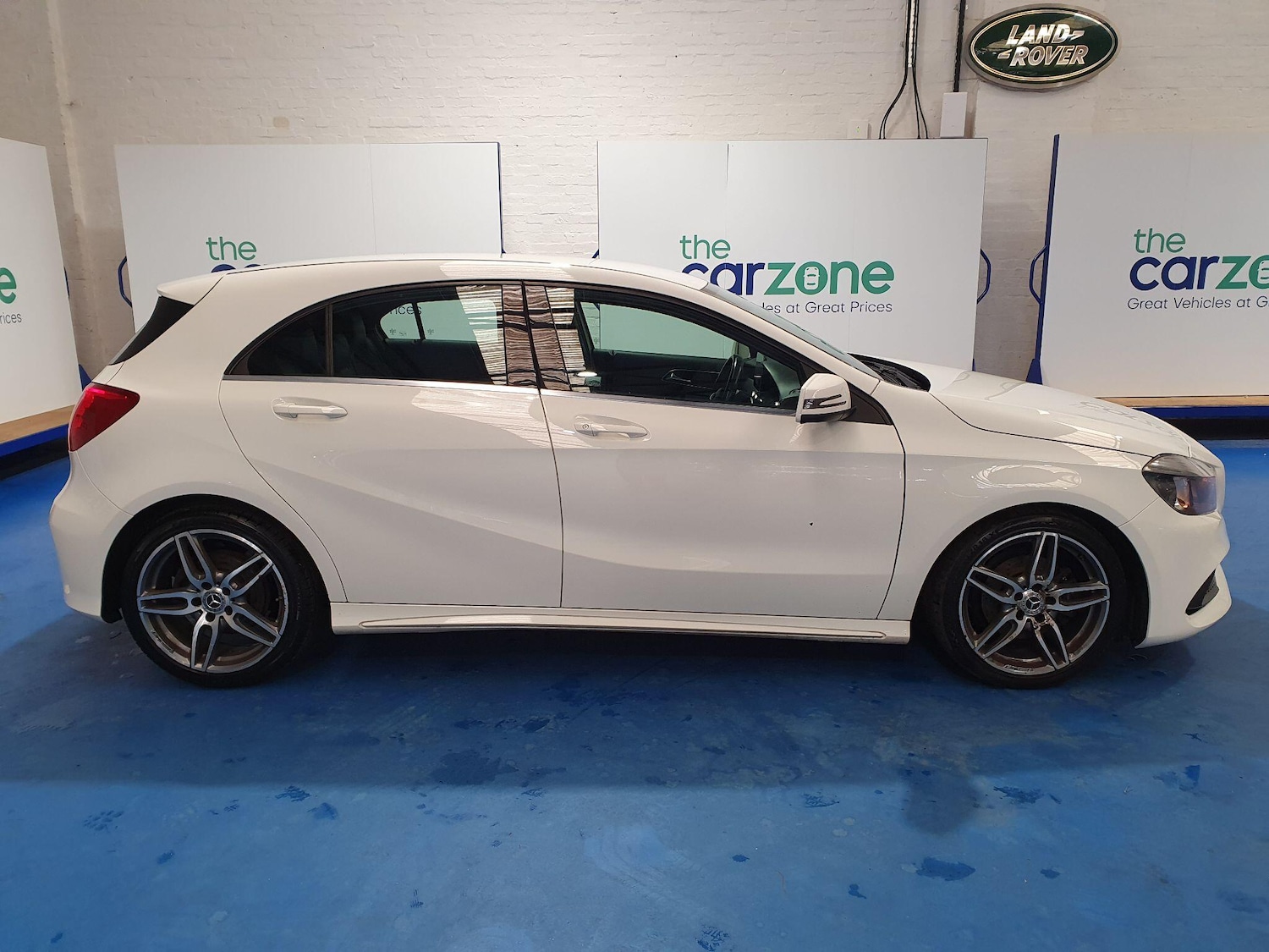 Used Mercedes-Benz A-Class 2017 for sale - 77892154: Photo 2