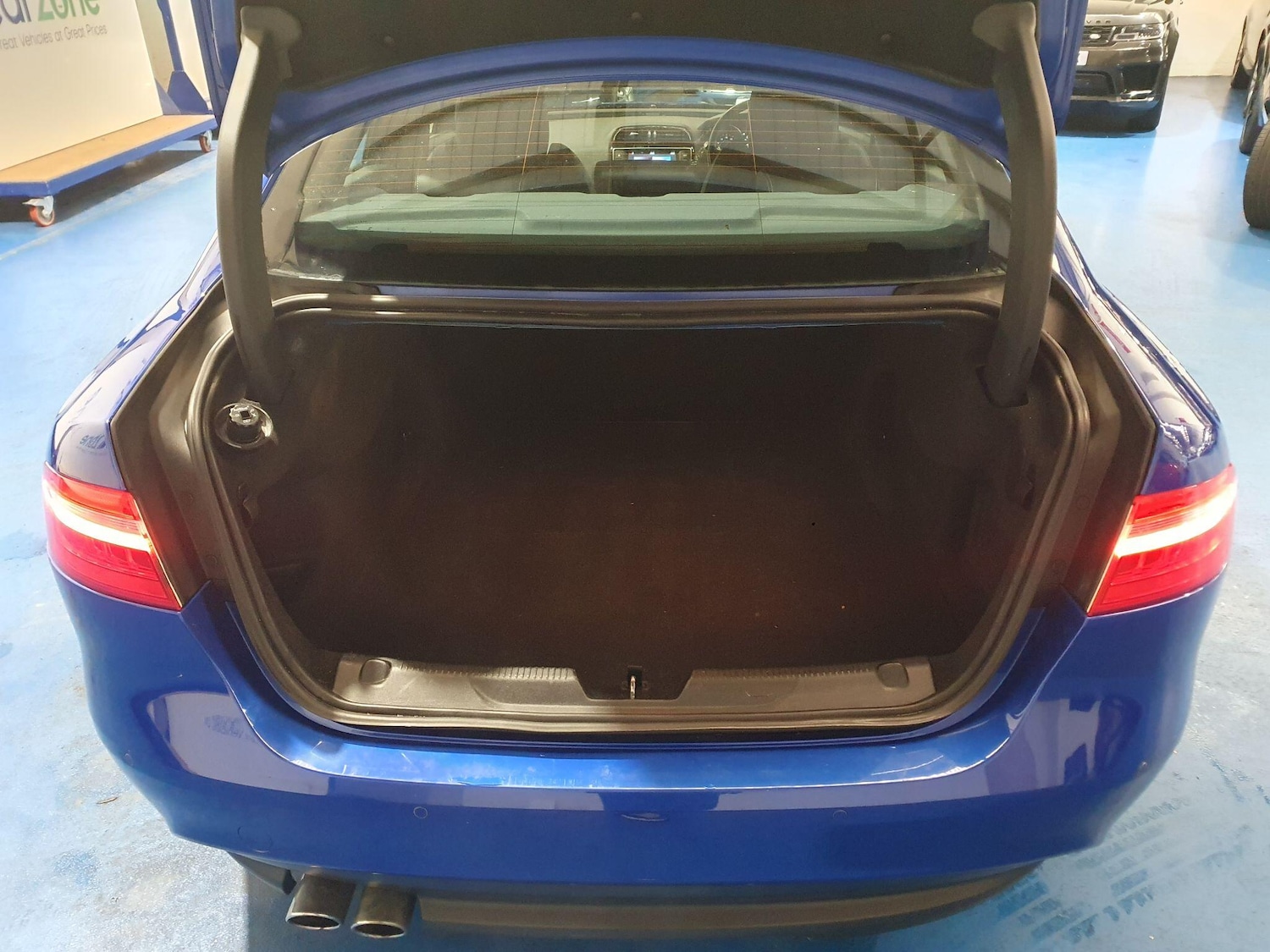 Used Jaguar XE 2018 for sale - 77156684: Photo 15