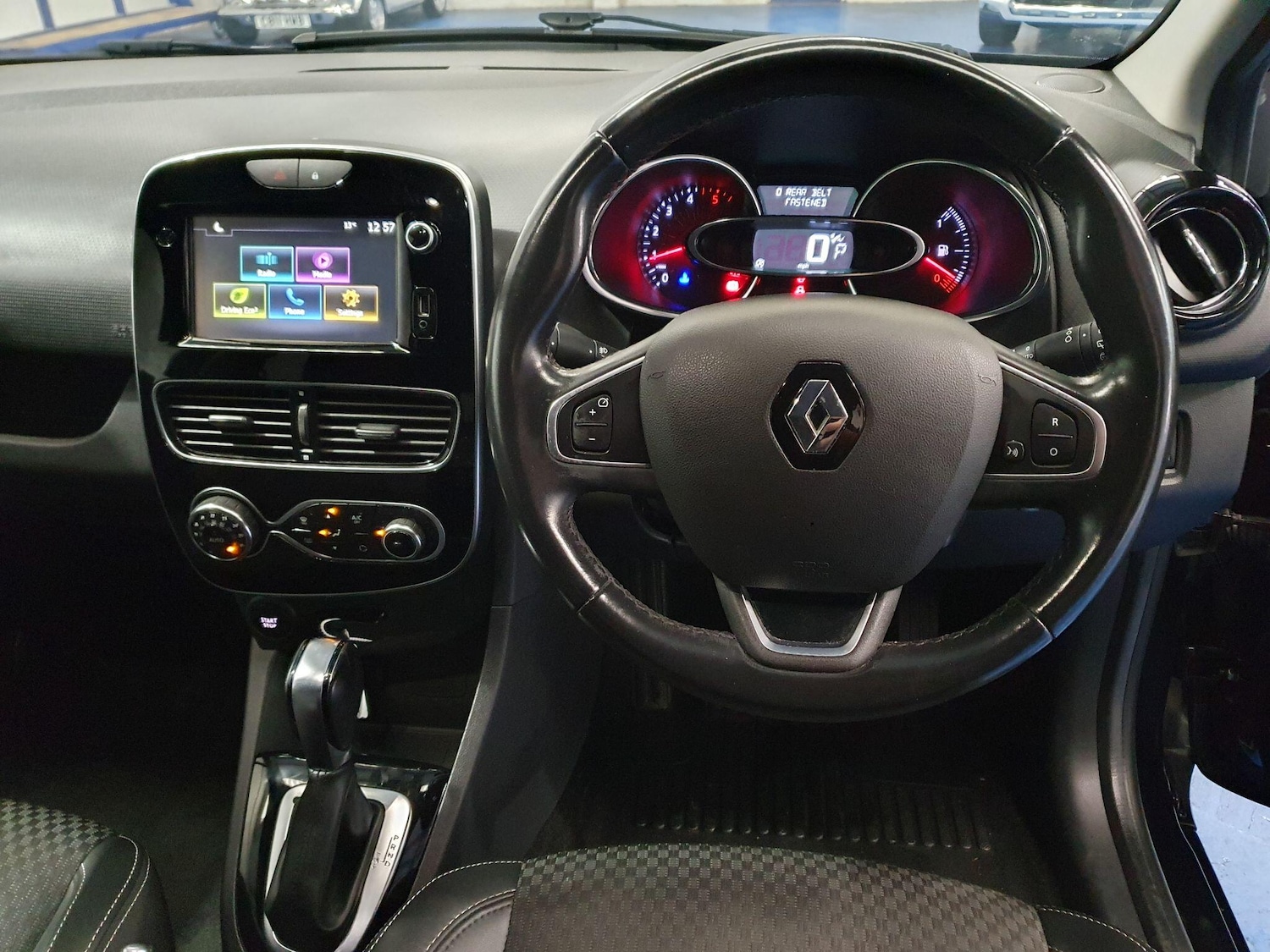 Used Renault Clio 2017 for sale - 76953403: Photo 10