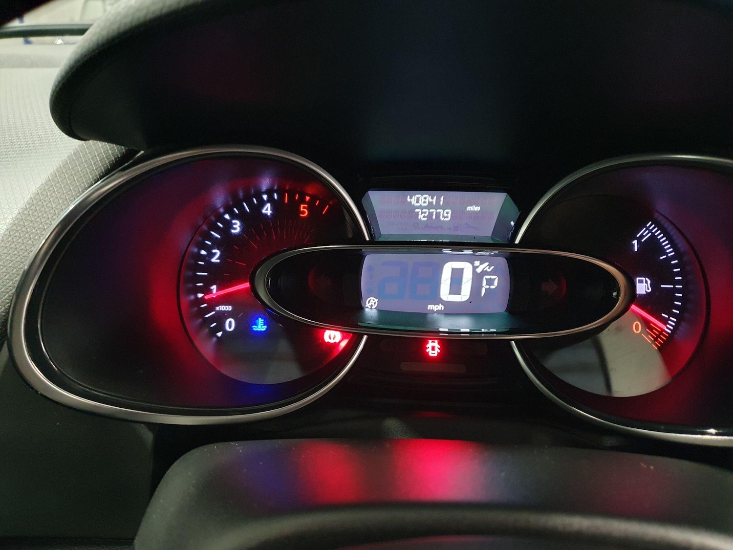 Used Renault Clio 2017 for sale - 76953403: Photo 11