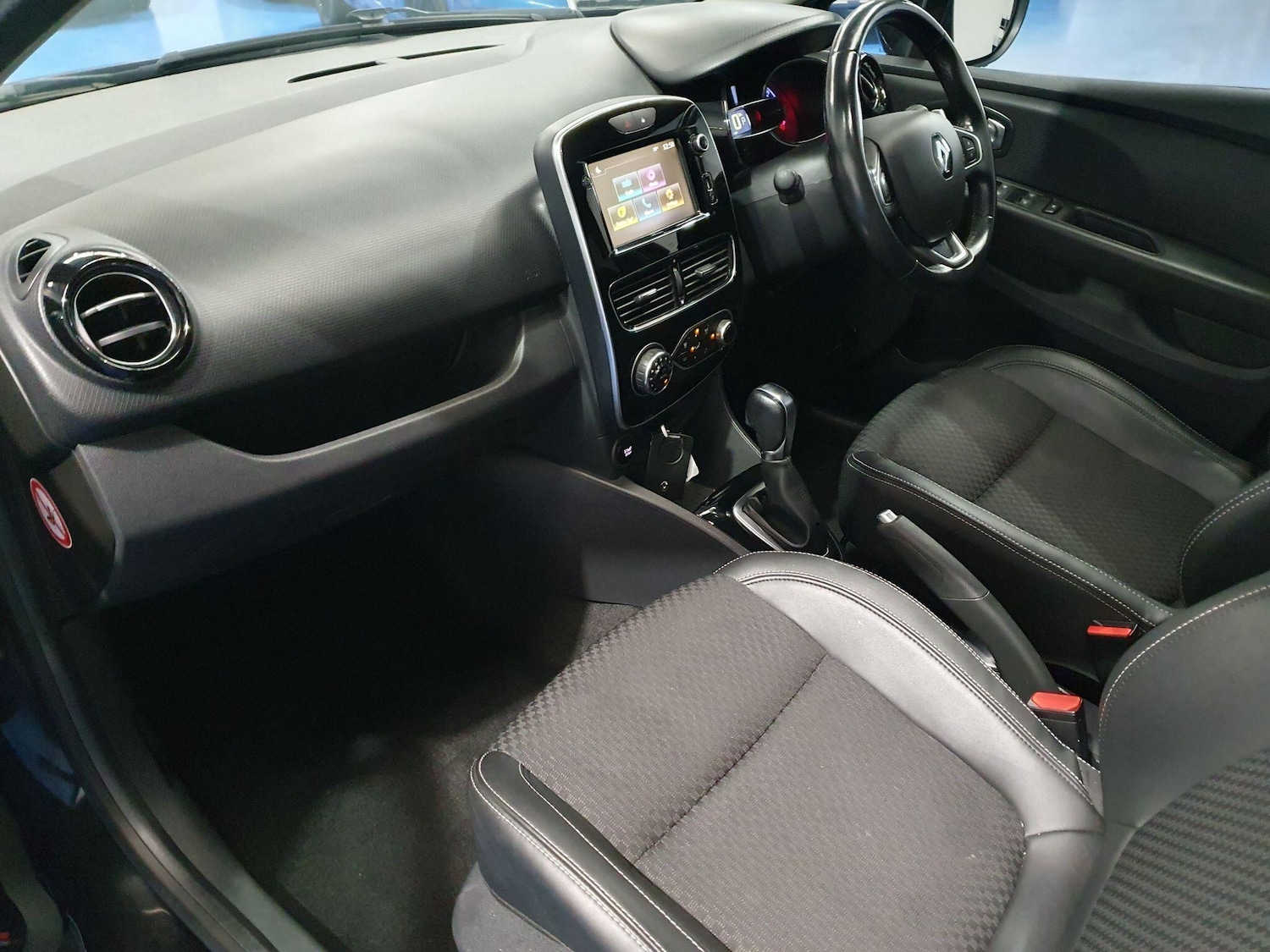 Used Renault Clio 2017 for sale - 76953403: Photo 16