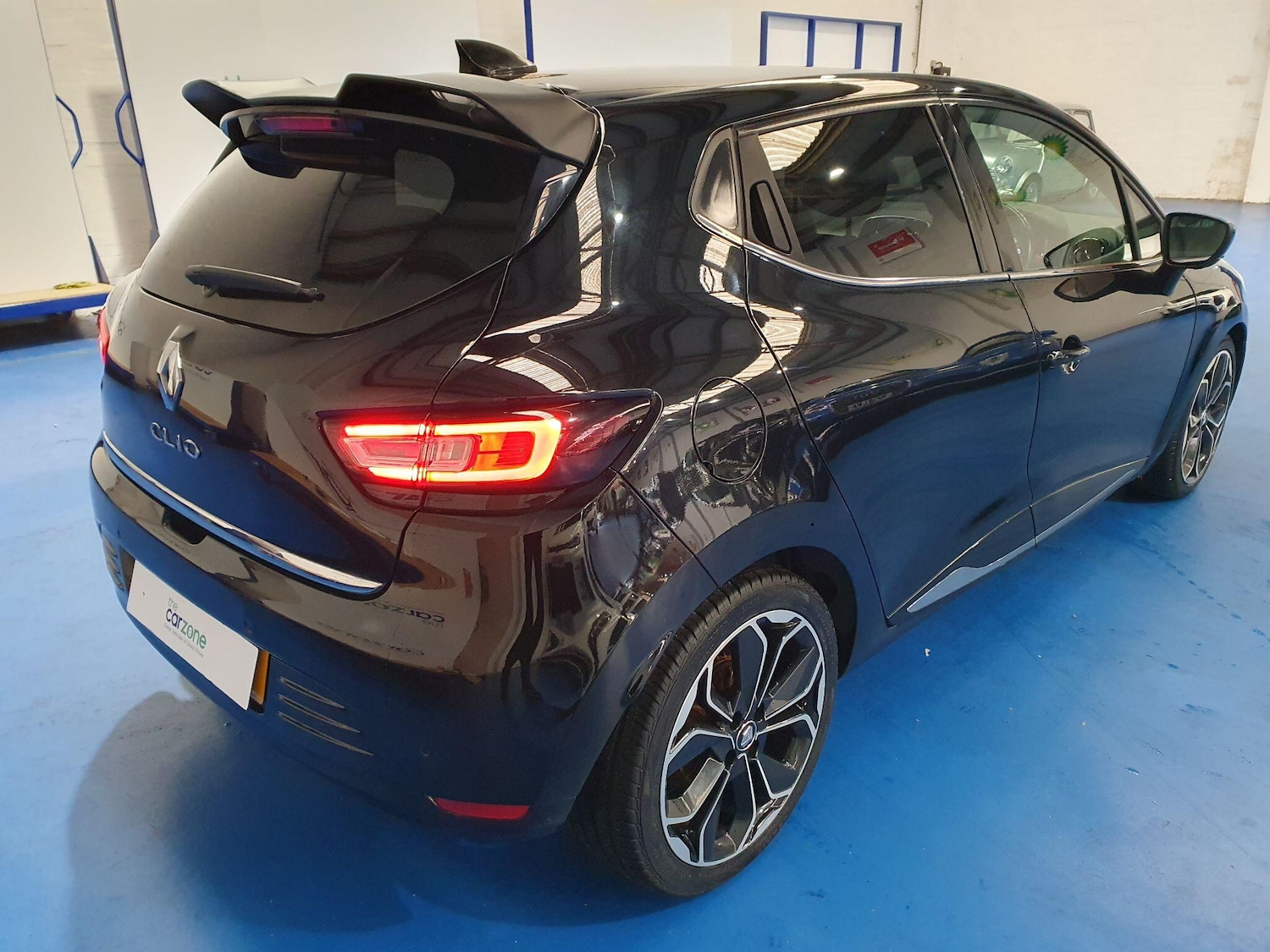 Used Renault Clio 2017 for sale - 76953403: Photo 3