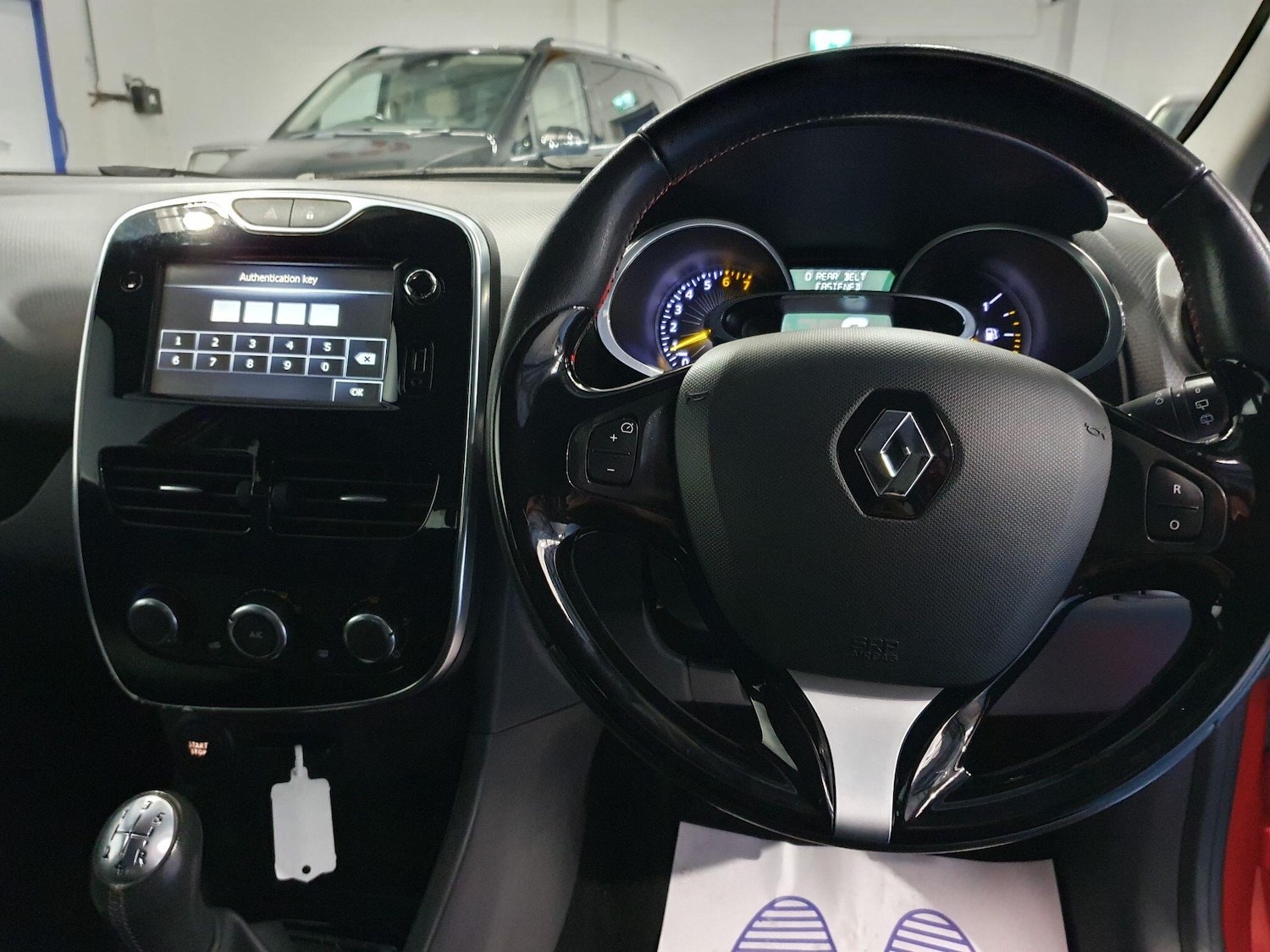 Used Renault Clio 2015 for sale - 76398138: Photo 10