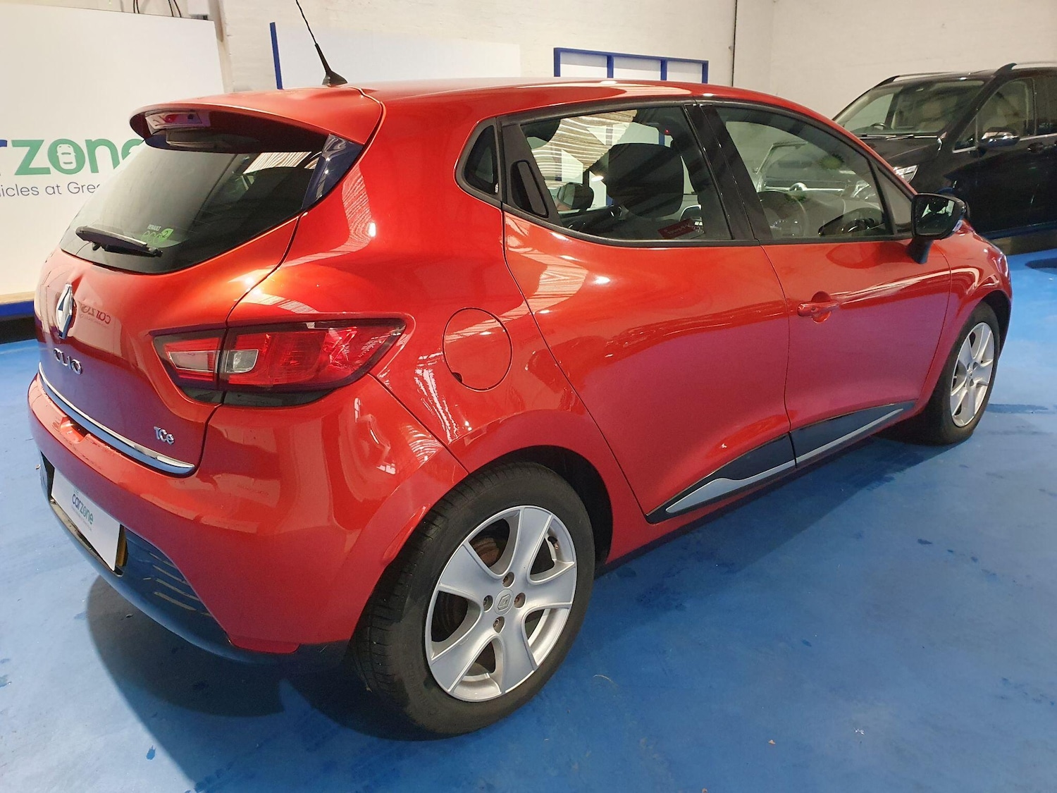 Used Renault Clio 2015 for sale - 76398138: Photo 3