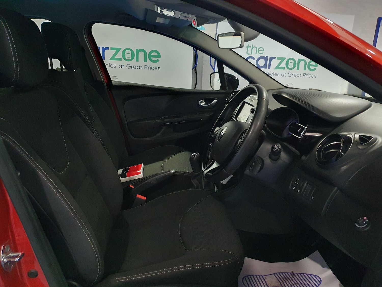 Used Renault Clio 2015 for sale - 76398138: Photo 9