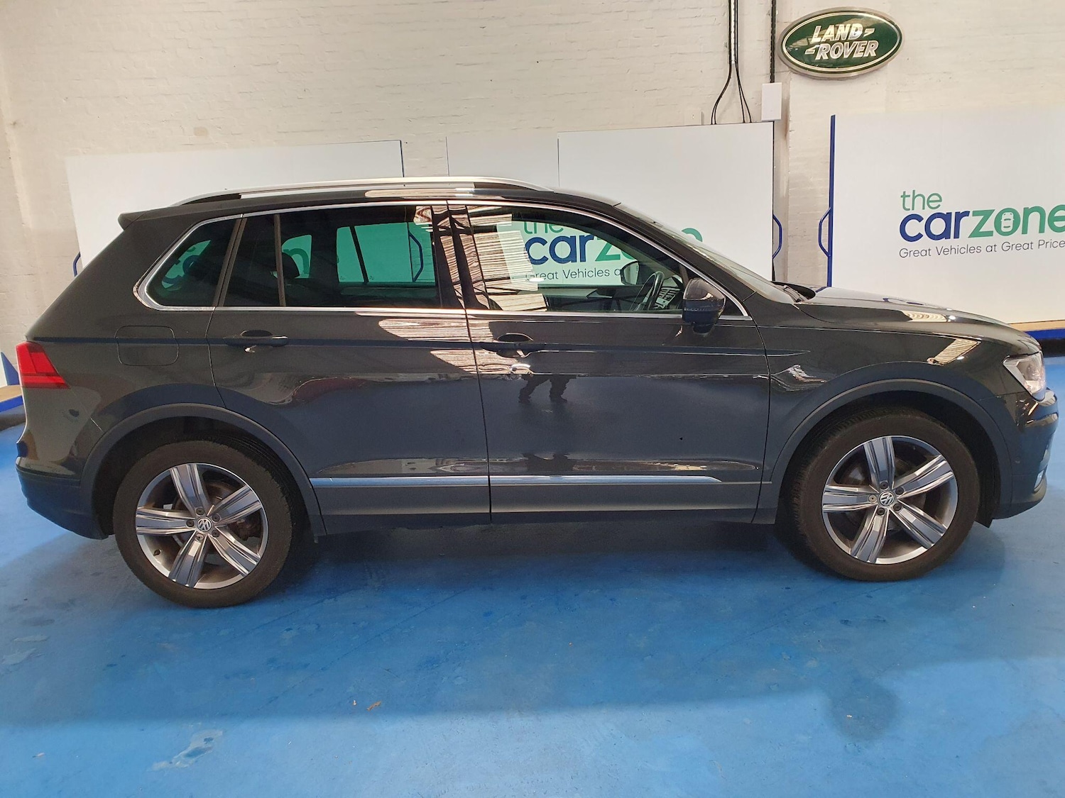 Used Volkswagen Tiguan 2019 for sale - 76823749: Photo 2