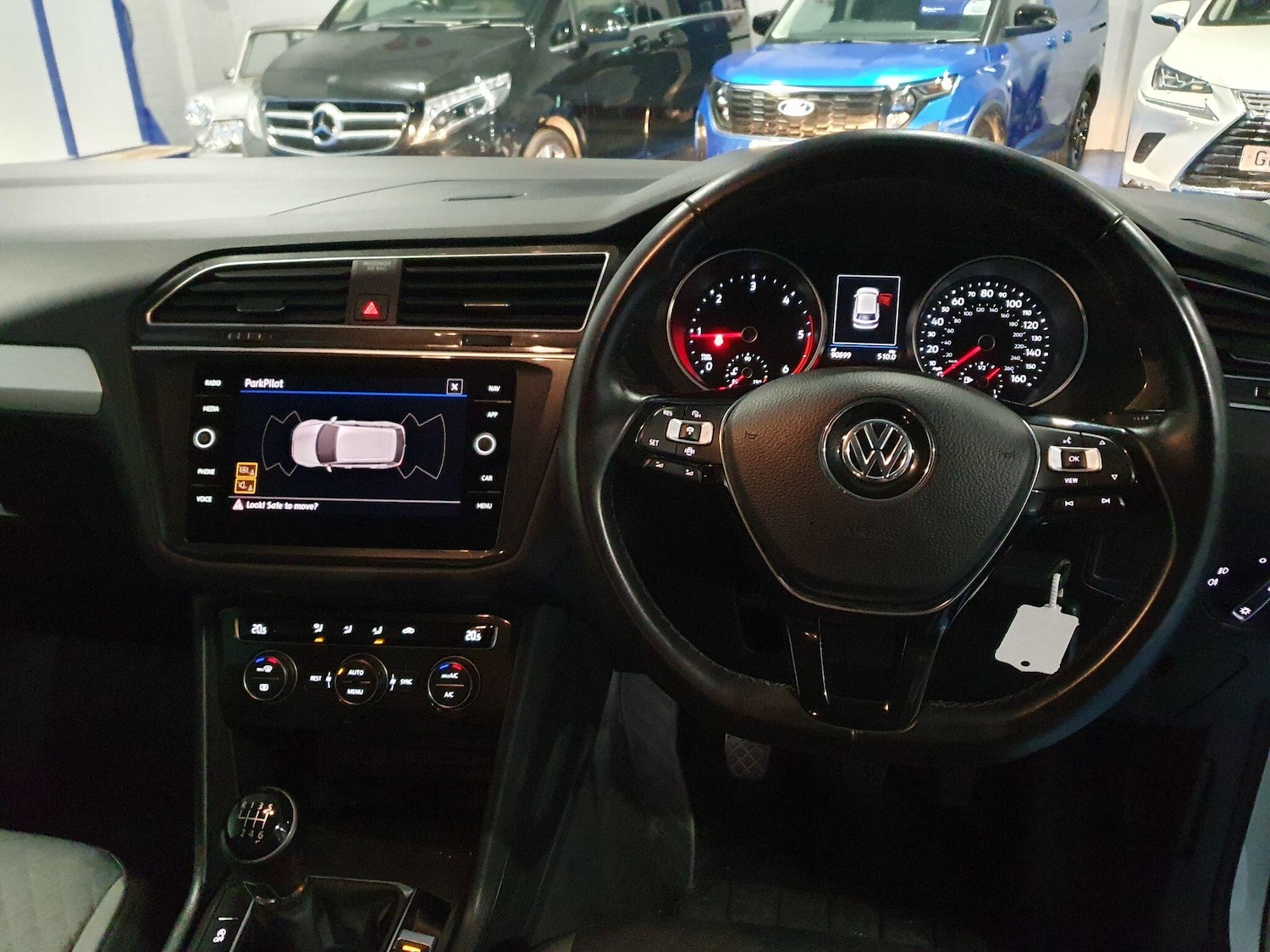 Used Volkswagen Tiguan 2018 for sale - 76499636: Photo 10