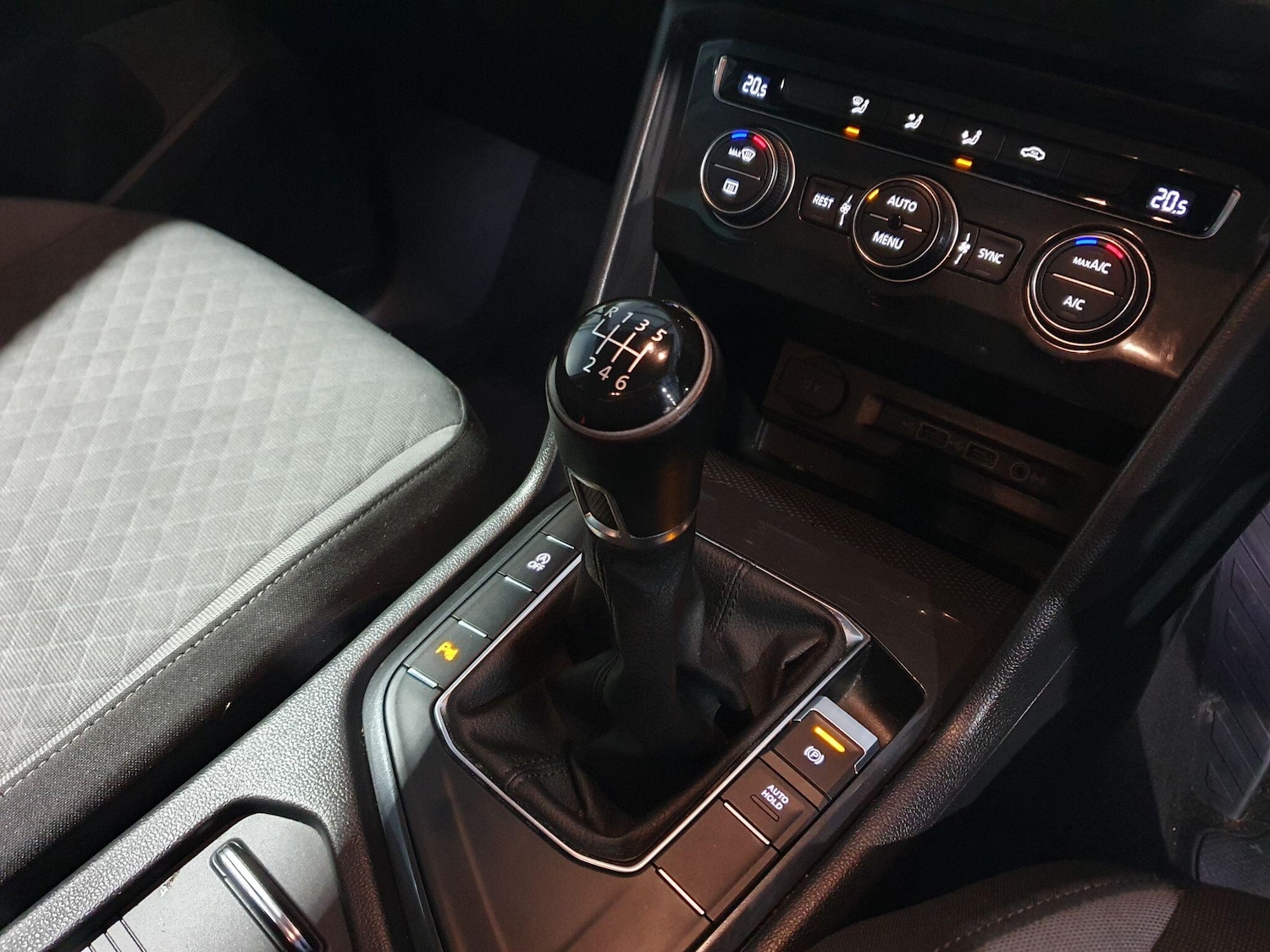 Used Volkswagen Tiguan 2018 for sale - 76499636: Photo 14