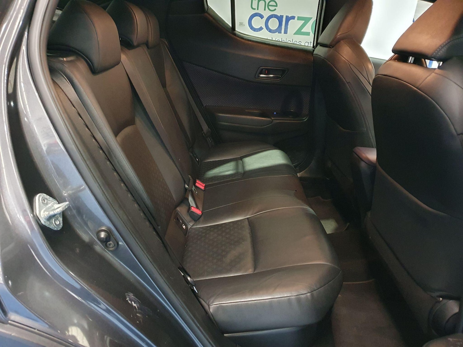 Used Toyota C-HR 2018 for sale - 77229632: Photo 15