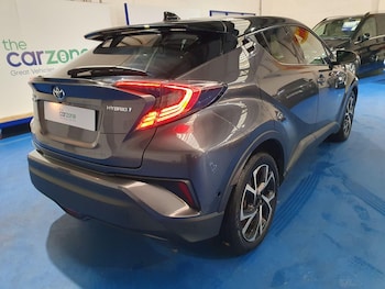 Used Toyota C-HR 2018 for sale - 77229632: Photo