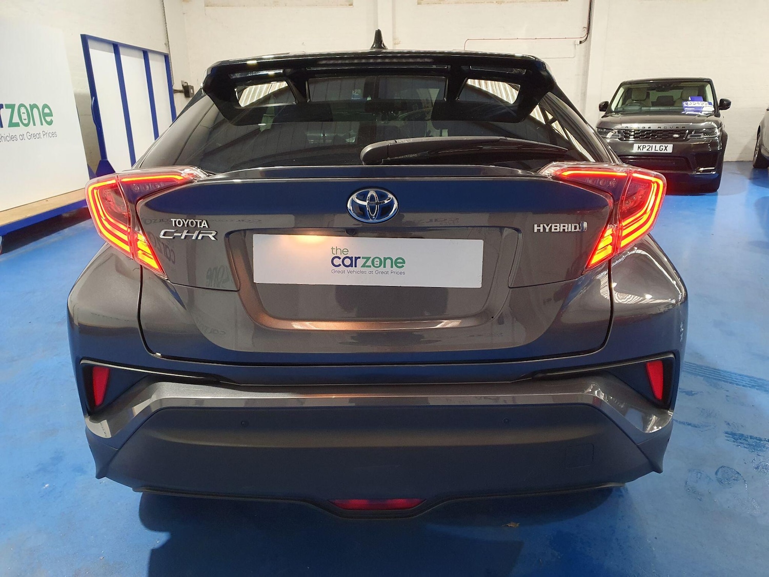 Used Toyota C-HR 2018 for sale - 77229632: Photo 4