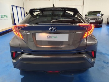 Used Toyota C-HR 2018 for sale - 77229632: Photo