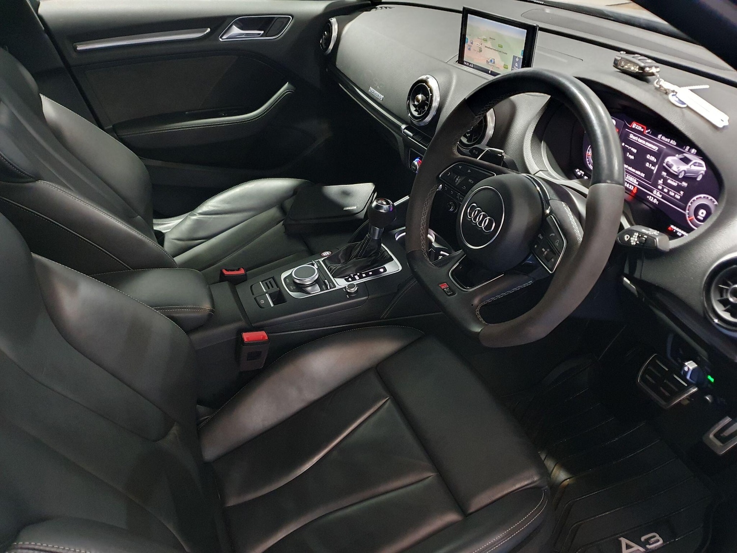 Used Audi RS3 2018 for sale - 76898857: Photo 11