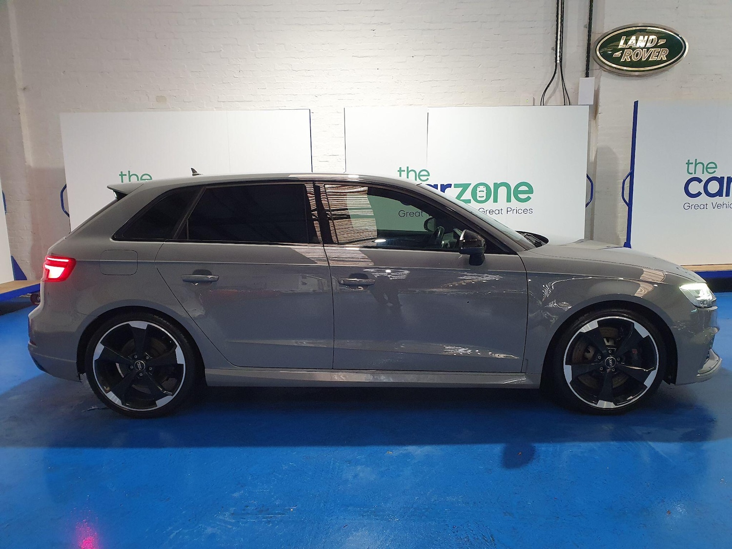 Used Audi RS3 2018 for sale - 76898857: Photo 2