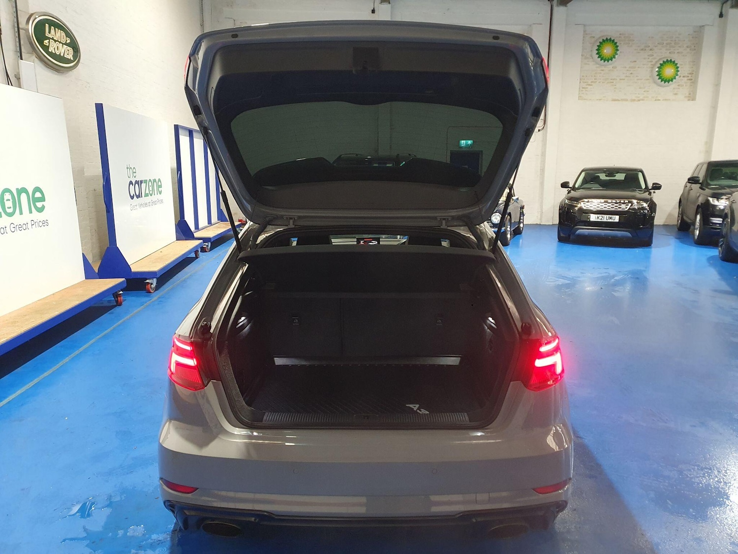 Used Audi RS3 2018 for sale - 76898857: Photo 5