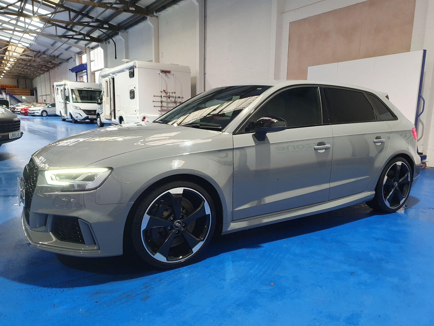 Used Audi RS3 2018 for sale - 76898857: Photo 8