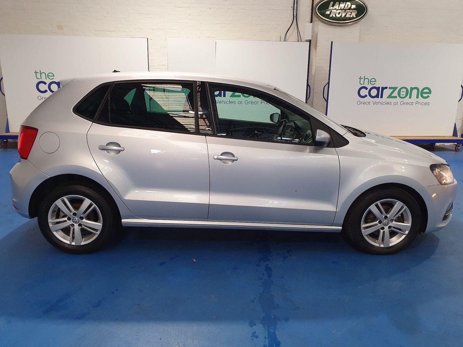 Used Volkswagen Polo 2017 for sale - 76361048: Photo 2