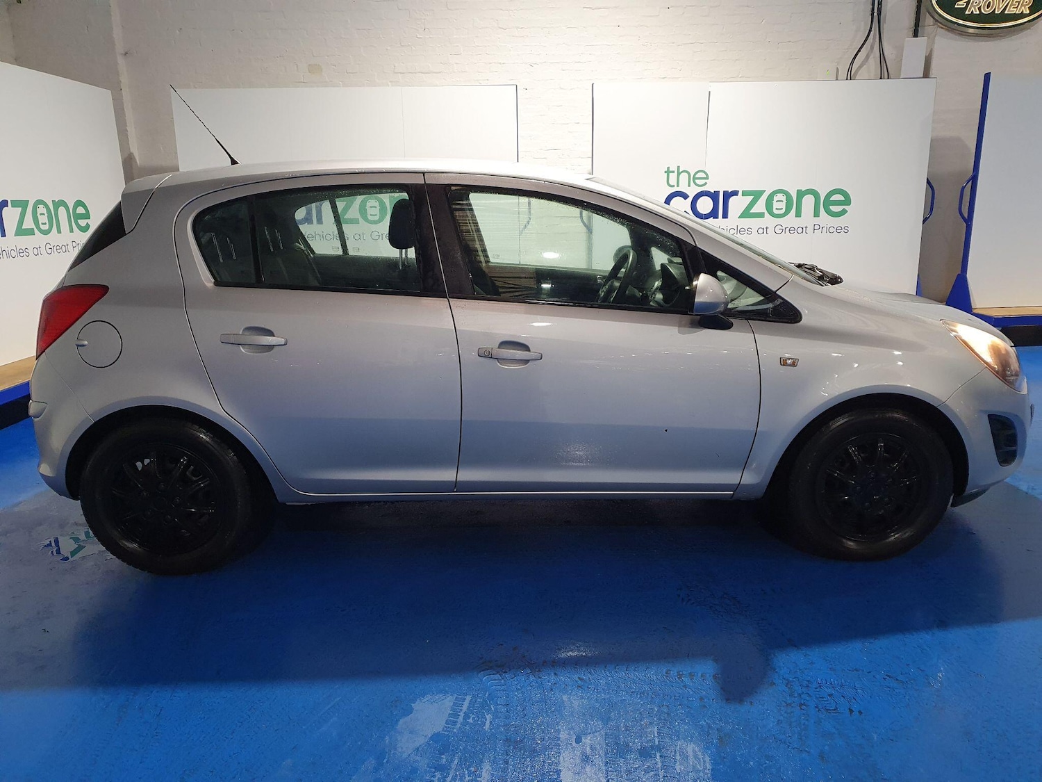 Used Vauxhall Corsa 2013 for sale - 77090907: Photo 2