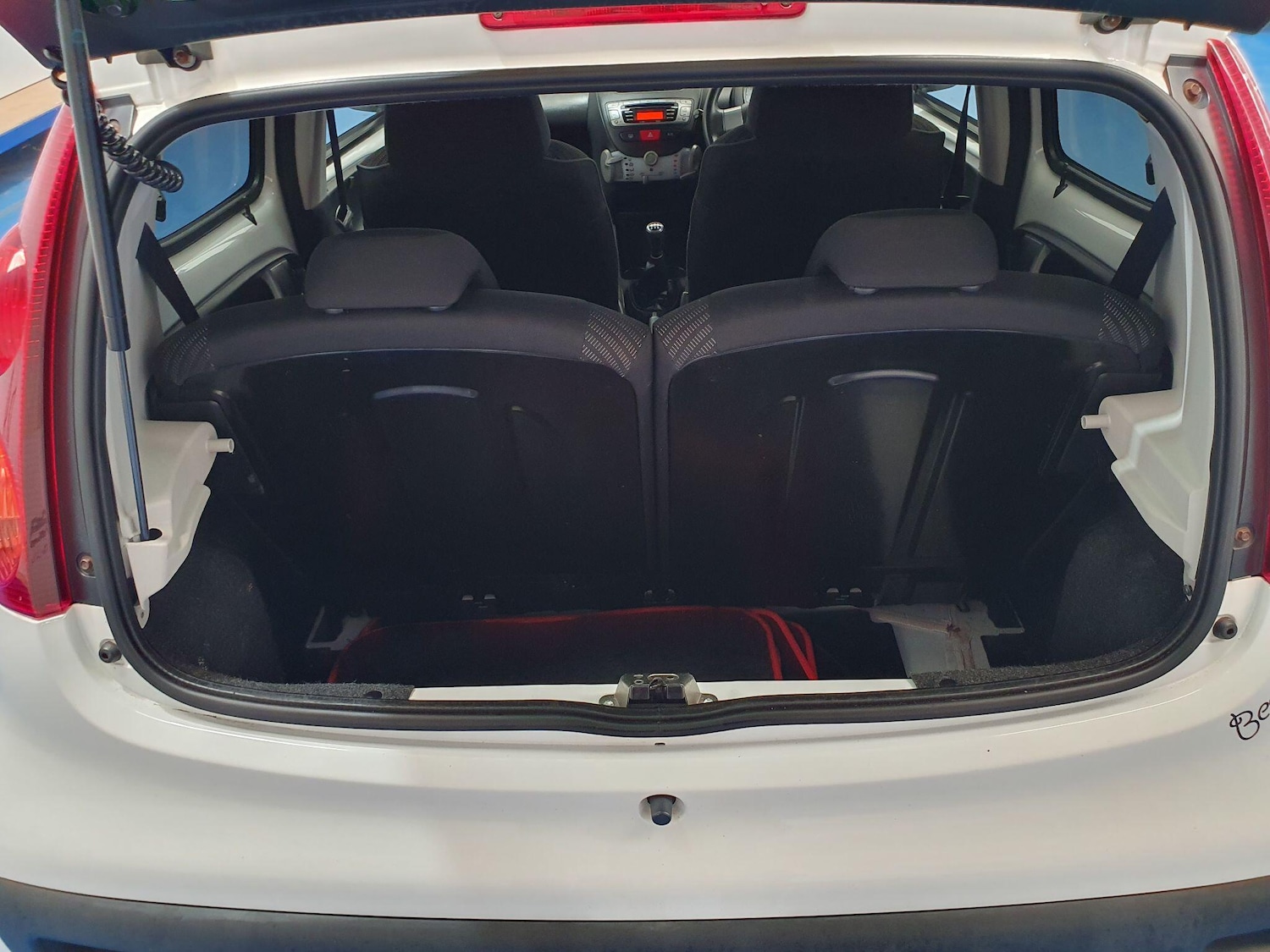 Used Peugeot 107 2014 for sale - 76632647: Photo 13