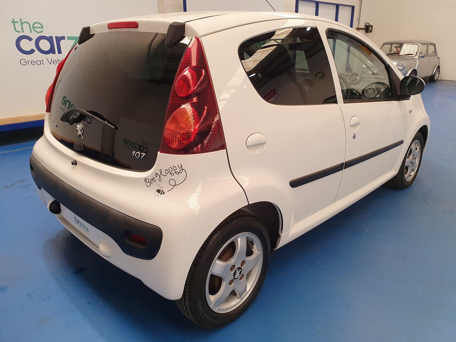 Used Peugeot 107 2014 for sale - 76632647: Photo 3