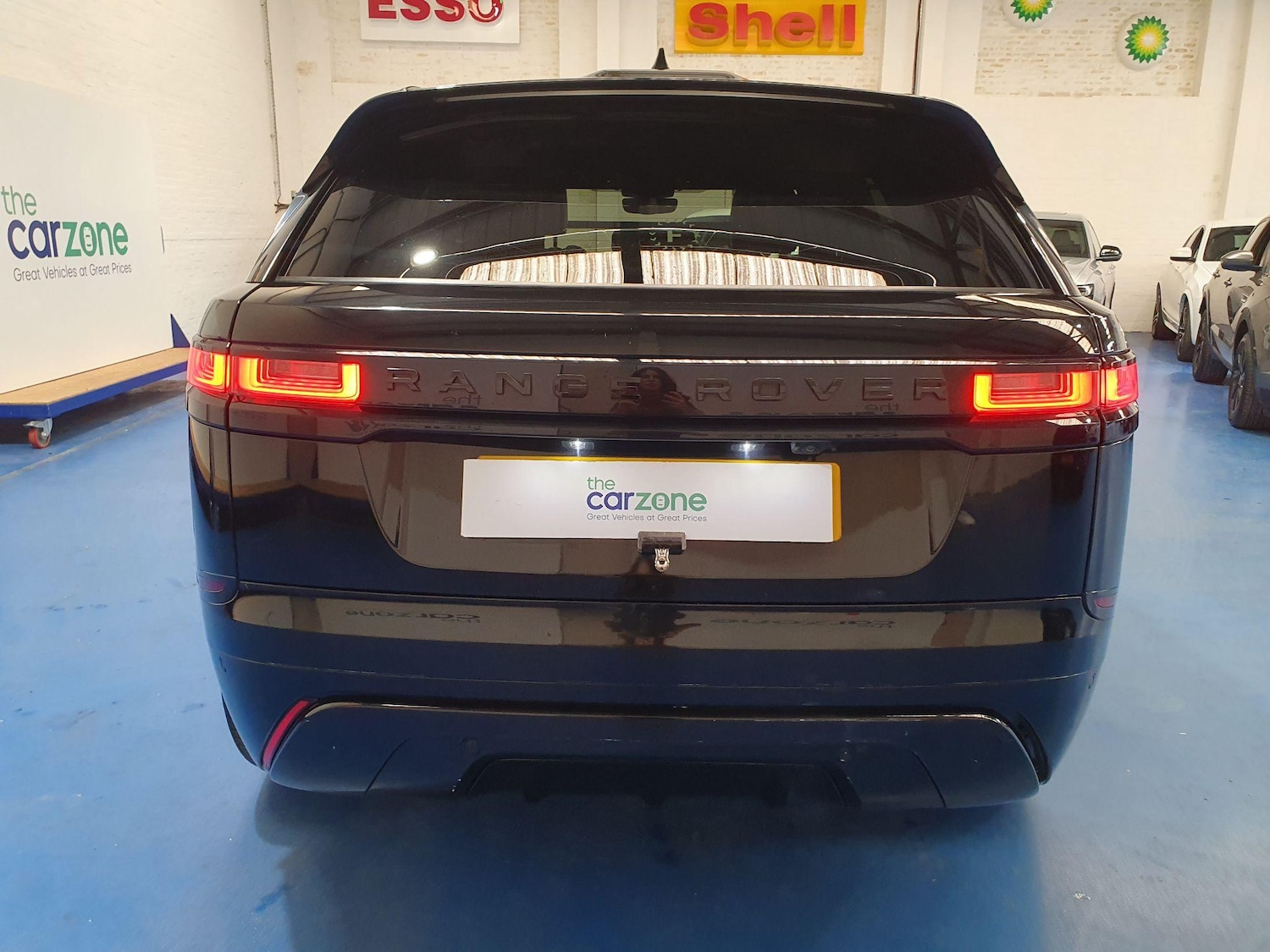 Used Land Rover Range Rover Velar 2017 for sale - 76432660: Photo 4