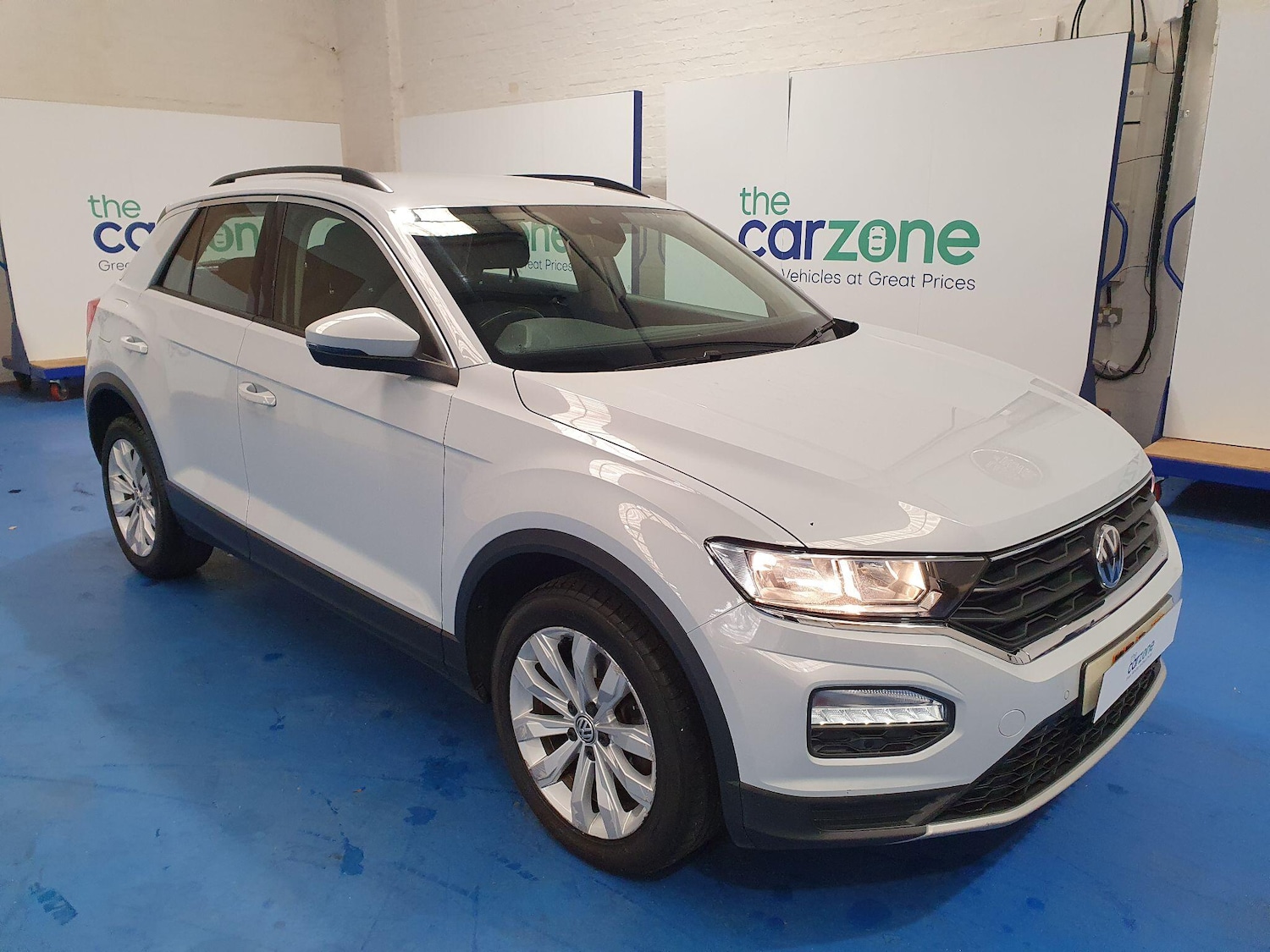 Used Volkswagen T-Roc 2018 for sale - 76136442: Photo 1