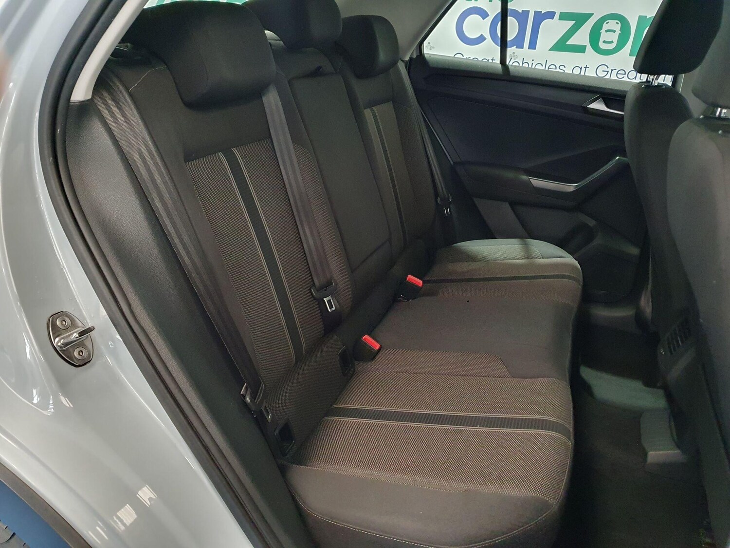 Used Volkswagen T-Roc 2018 for sale - 76136442: Photo 13