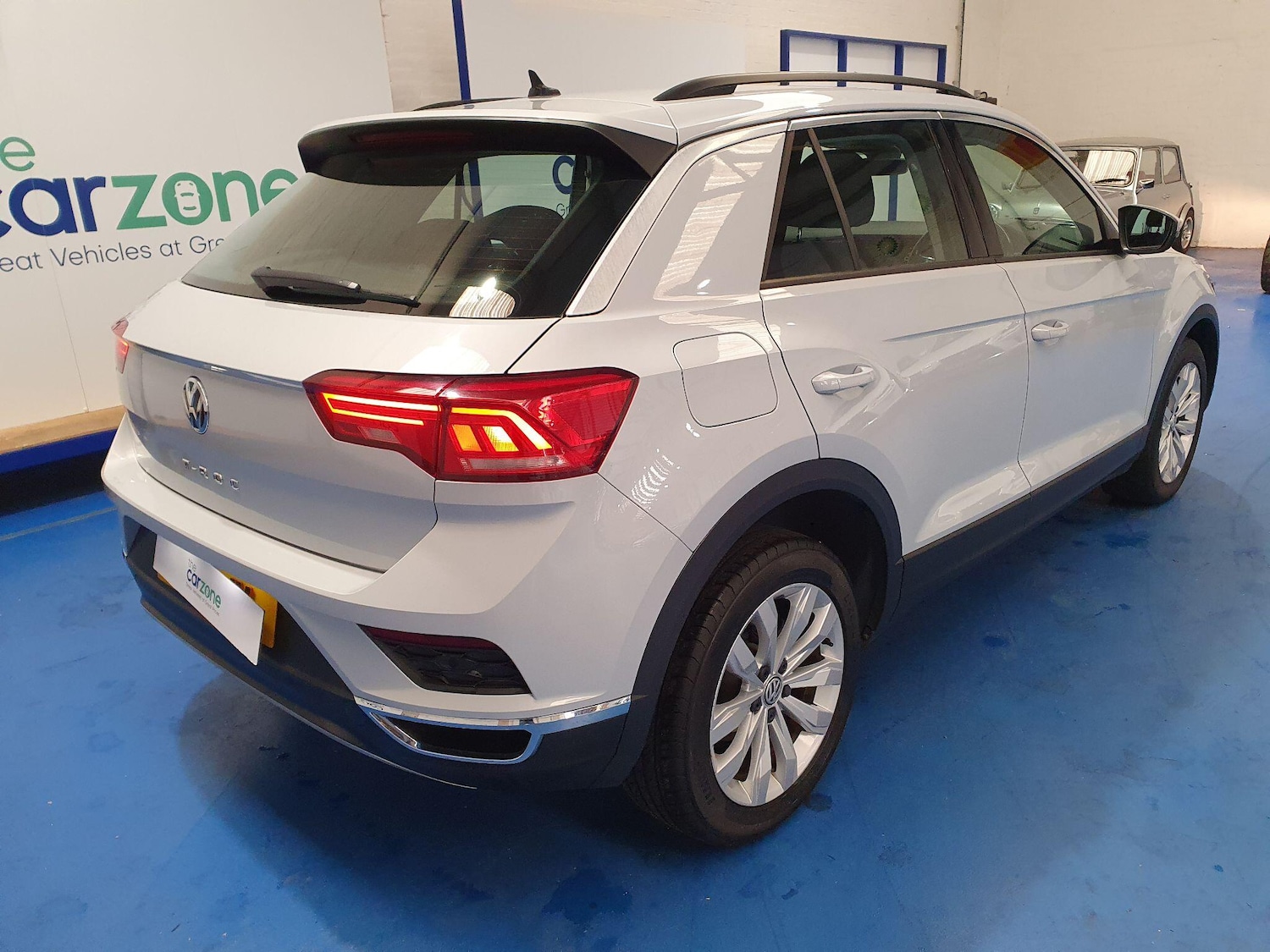 Used Volkswagen T-Roc 2018 for sale - 76136442: Photo 3