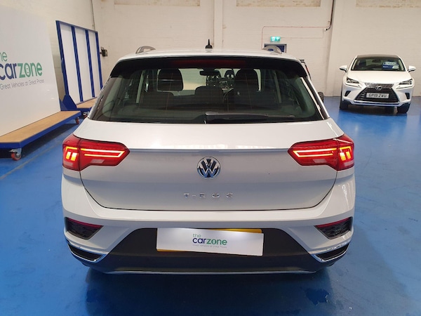 Used Volkswagen T-Roc 2018 for sale - 76136442: Photo 4