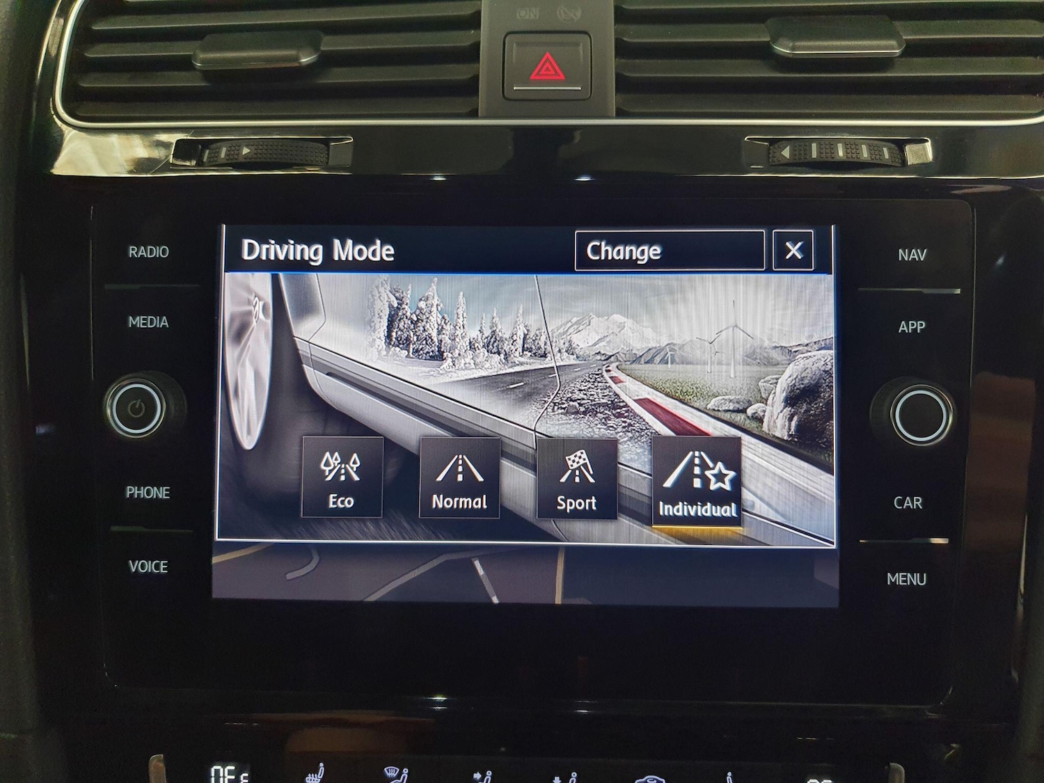 Used Volkswagen Golf 2017 for sale - 77647057: Photo 14