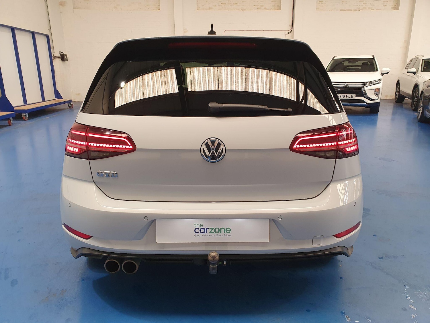 Used Volkswagen Golf 2017 for sale - 77647057: Photo 4