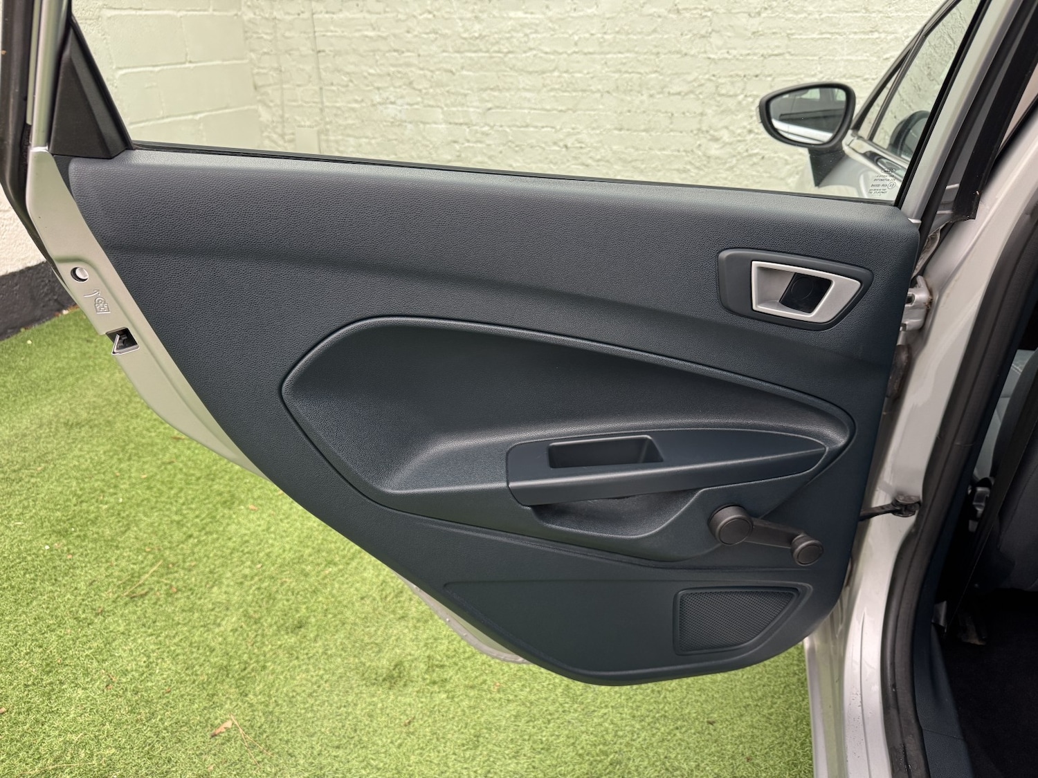 Used Ford Fiesta 2011 for sale - 77045366: Photo 28