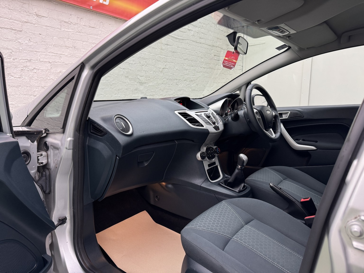 Used Ford Fiesta 2011 for sale - 77045366: Photo 29