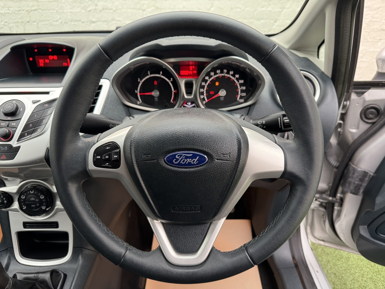 Used Ford Fiesta 2011 for sale - 77045366: Photo 31