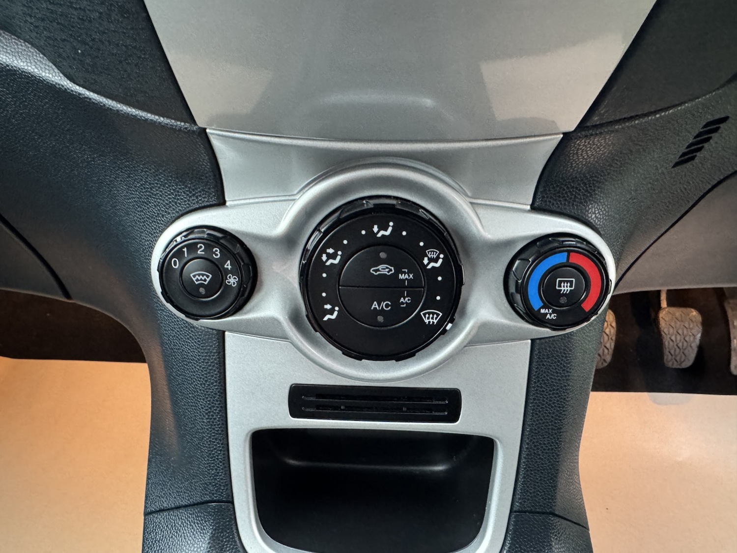 Used Ford Fiesta 2011 for sale - 77045366: Photo 37