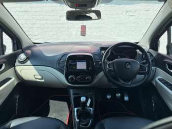 Used Renault Captur 2019 for sale - 74972440: Photo