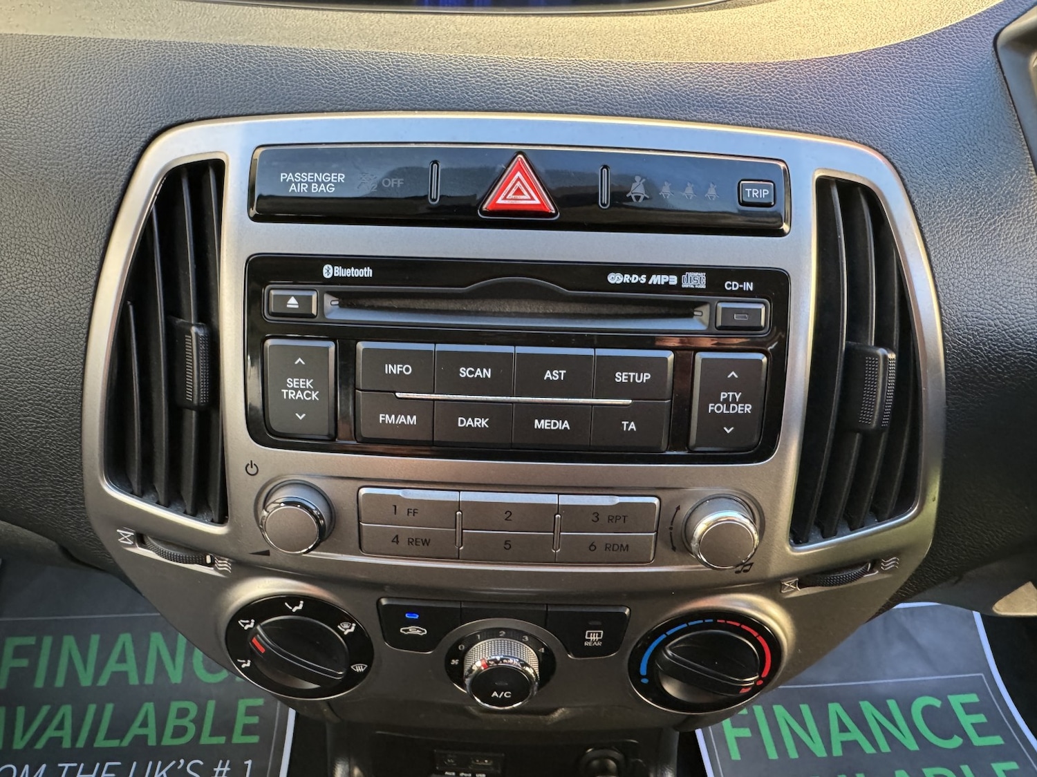 Used Hyundai i20 2014 for sale - 76706136: Photo 34