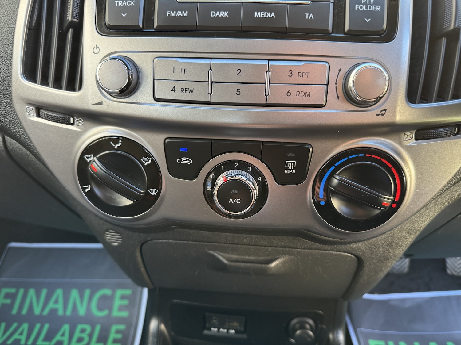 Used Hyundai i20 2014 for sale - 76706136: Photo 37