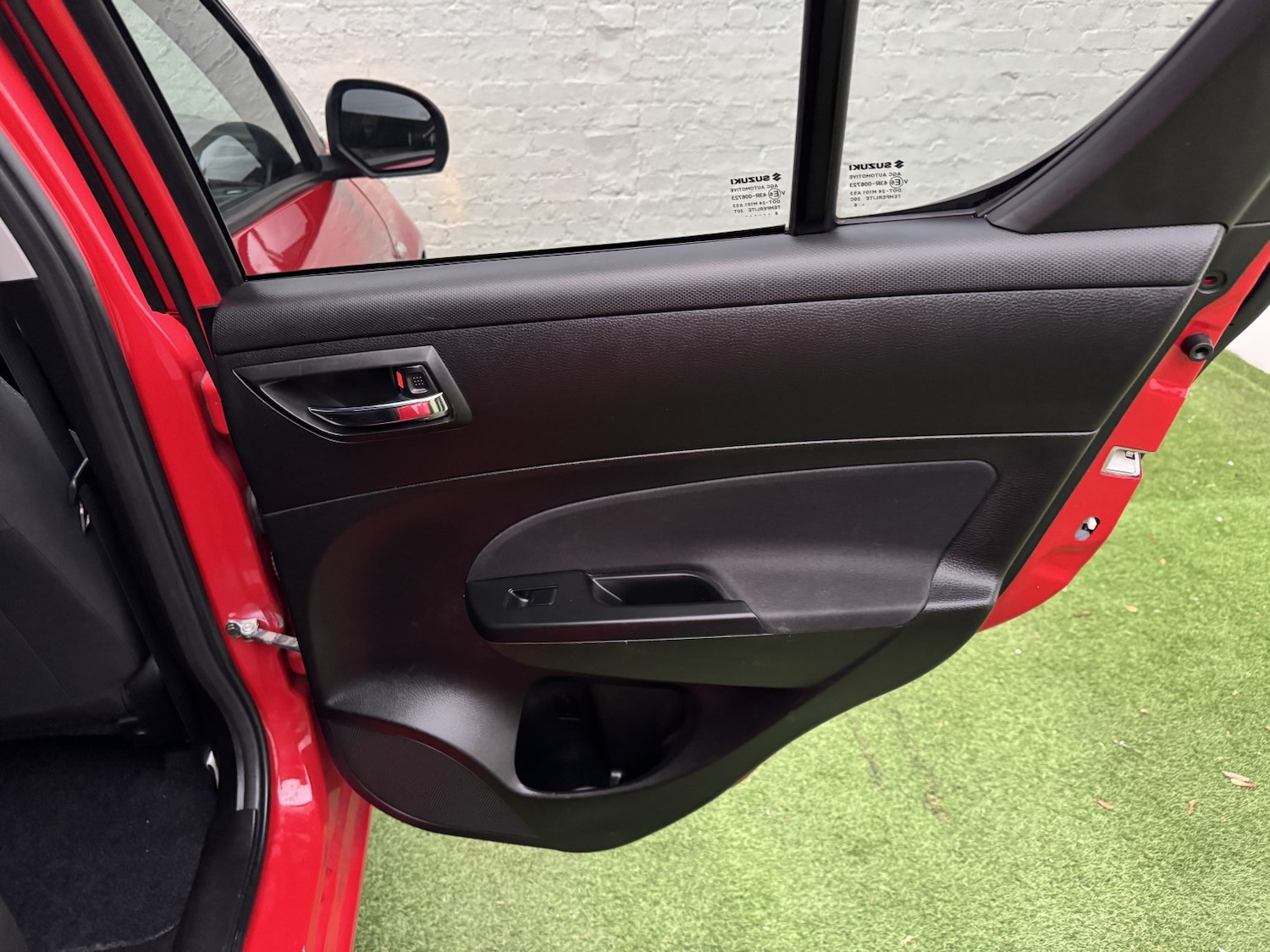 Used Suzuki Swift 2017 for sale - 76273323: Photo 28