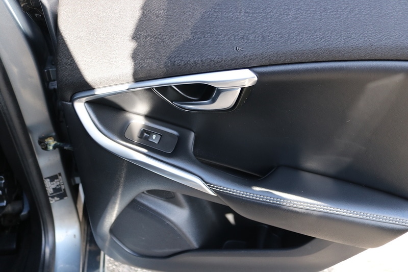 Used Volvo V40 2017 for sale - 77318636: Photo 15