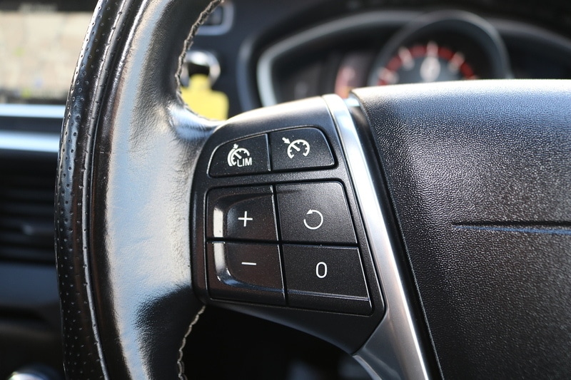 Used Volvo V40 2017 for sale - 77318636: Photo 25