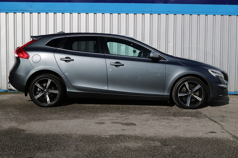 Used Volvo V40 2017 for sale - 77318636: Photo 8